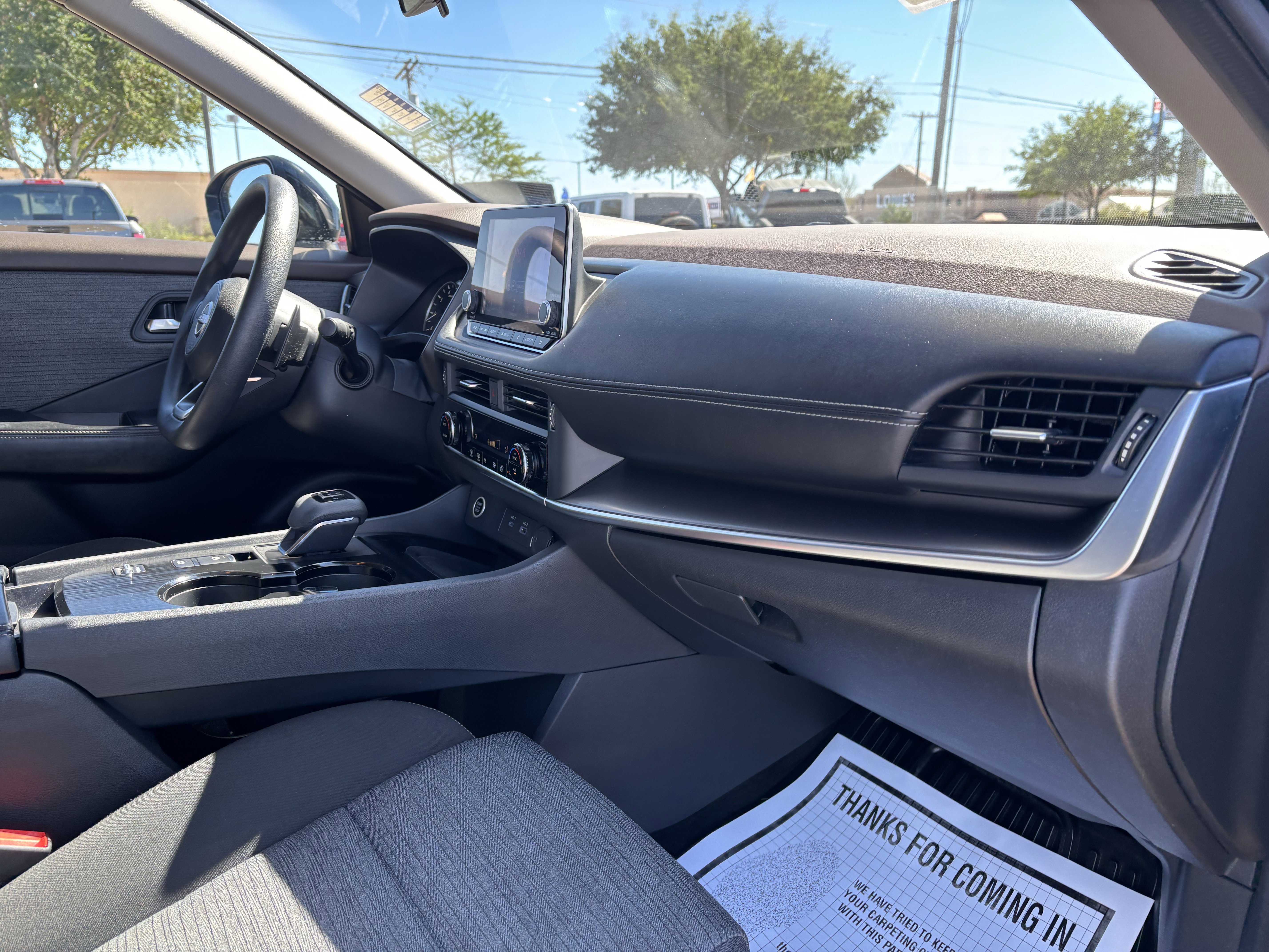 Used 2023 Nissan Rogue SV image 25