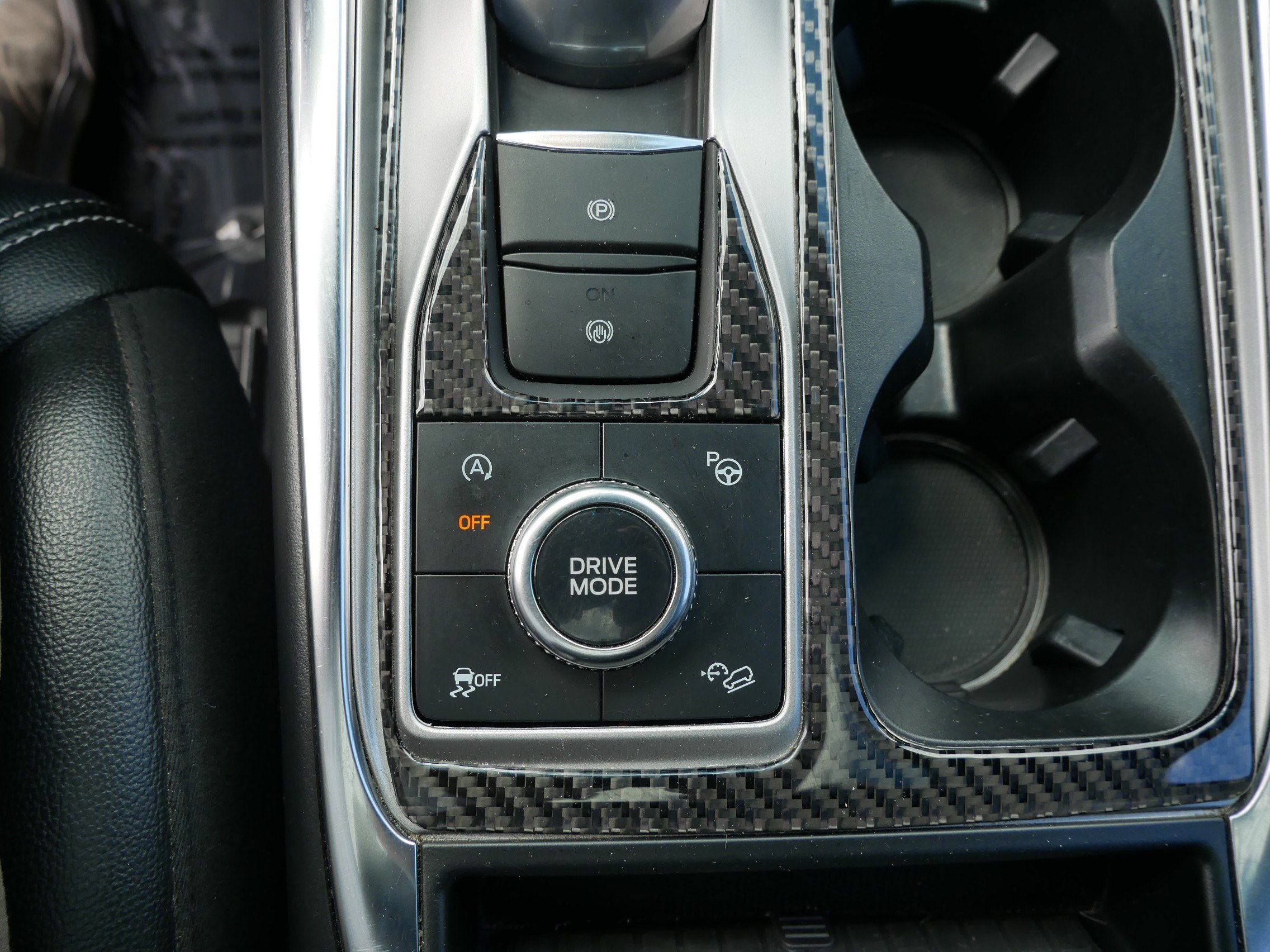 Certified 2020 Ford Explorer ST w/ Premium Technology Package AWD/4WD image 32