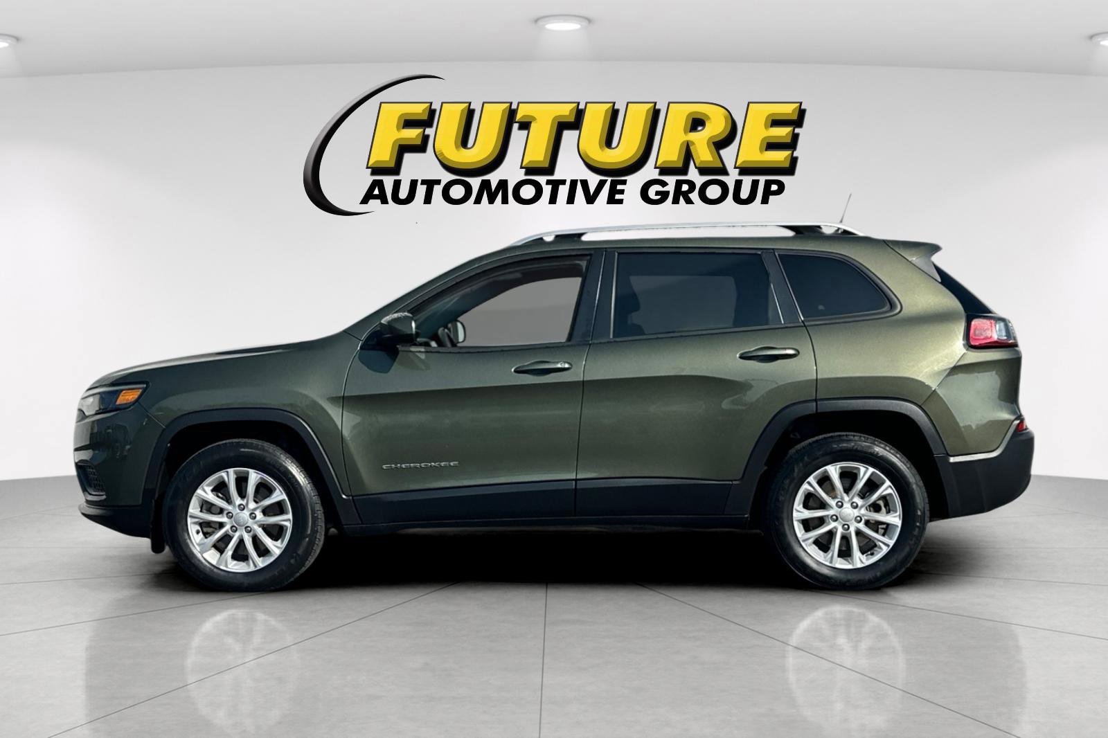 Used 2020 Jeep Cherokee Latitude image 2