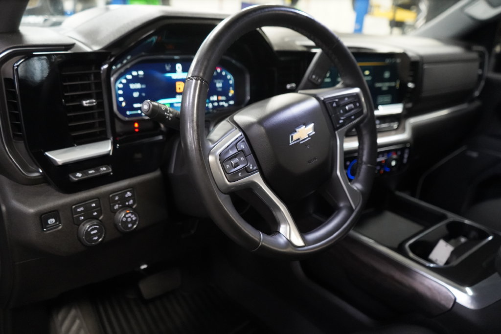 Used 2026 Chevrolet Silverado 2500 LTZ w/ LTZ Premium Package AWD/4WD image 24