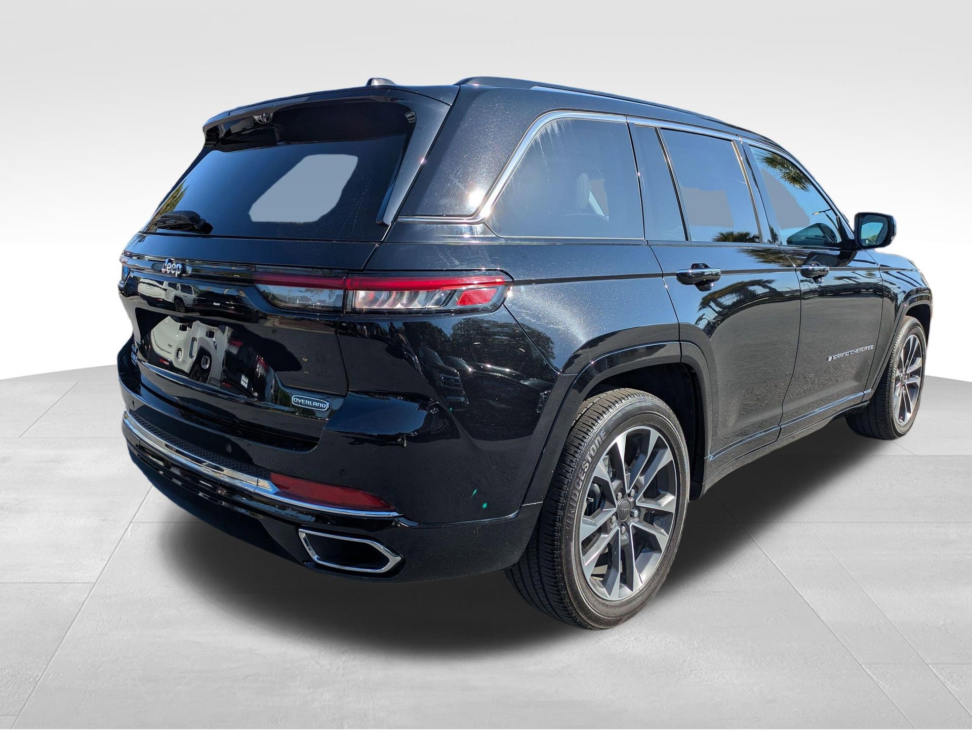 Used 2022 Jeep Grand Cherokee Overland w/ Luxury Tech Group IV image 5