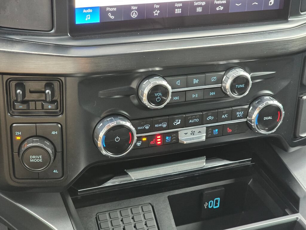 Certified 2024 Ford F250 Lariat w/ Black Appearance Package AWD/4WD image 30