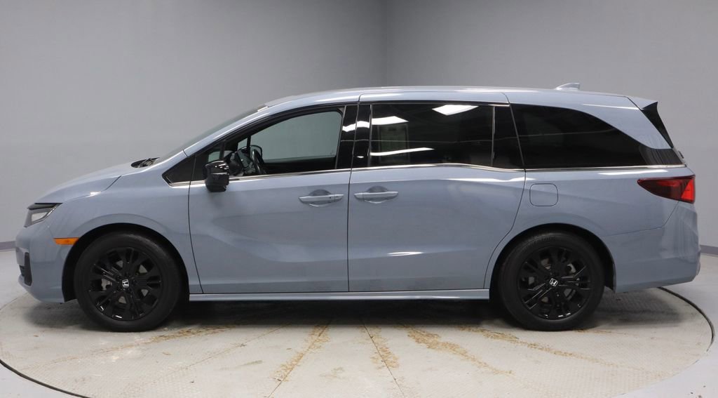Used 2025 Honda Odyssey Sport-L image 2