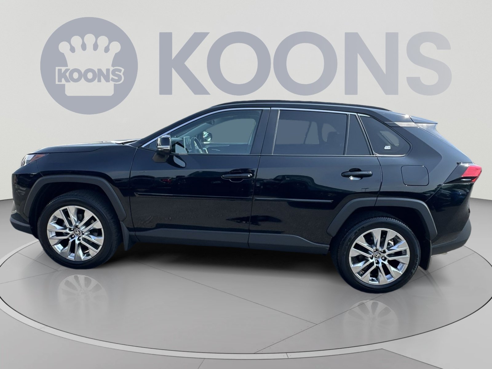 Used 2025 Toyota RAV4 XLE Premium w/ Weather Package AWD/4WD image 7