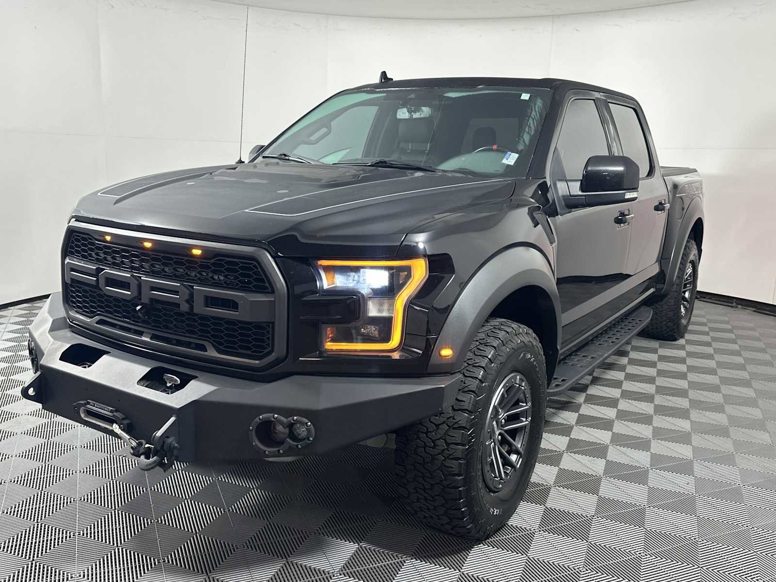 Certified 2019 Ford F150 Raptor w/ Equipment Group 802A Luxury AWD/4WD image 3