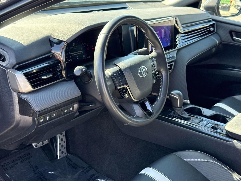 Used 2025 Toyota Camry SE w/ Convenience Package image 26