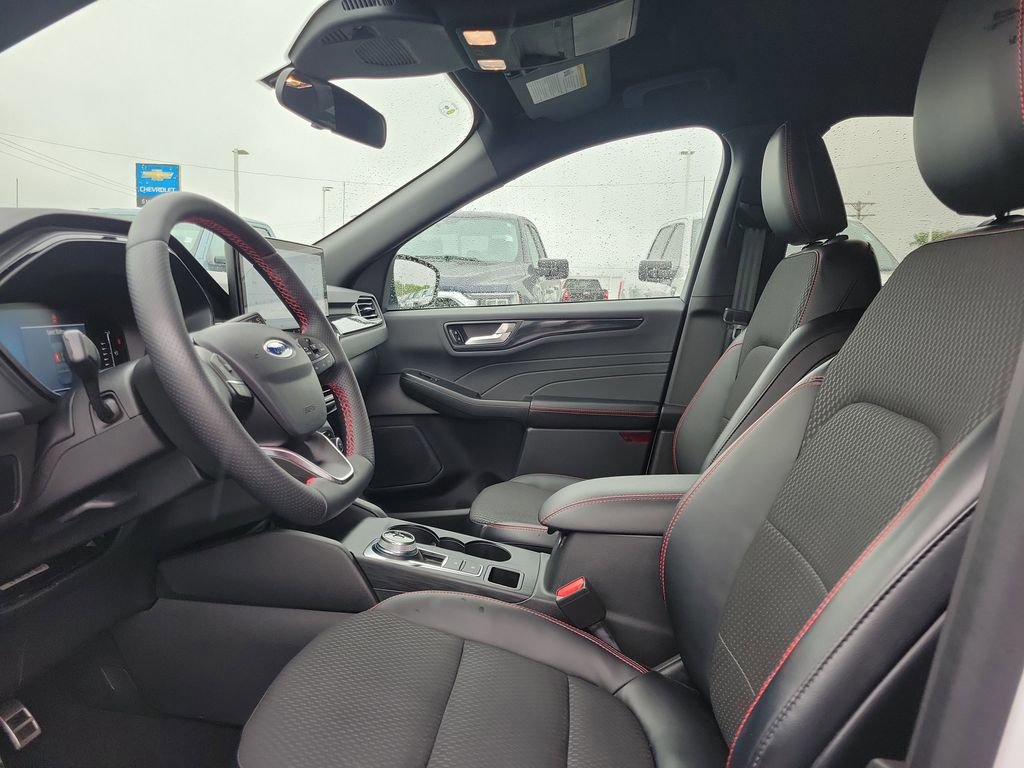 Certified 2023 Ford Escape ST-Line w/ Tech Pack #1 FWD image 18