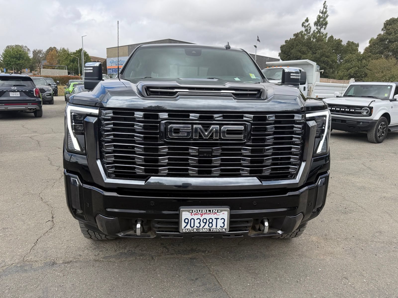 Used 2024 GMC Sierra 2500 Denali Ultimate AWD/4WD image 8