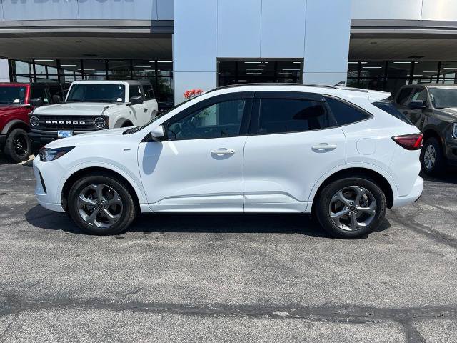 Certified 2023 Ford Escape ST-Line Select w/ Tech Pack #2 AWD/4WD image 3