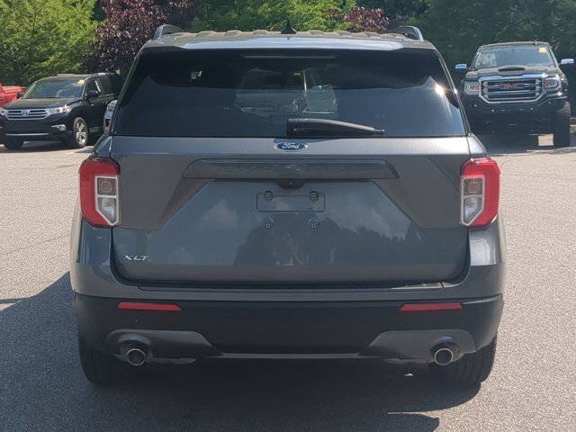 Certified 2022 Ford Explorer XLT w/ Equipment Group 202A RWD image 5