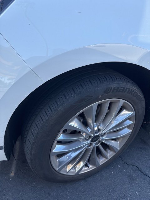 Certified 2022 Ford Edge Titanium w/ Equipment Group 301A image 4