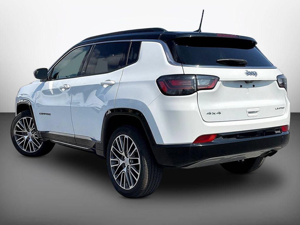 Used 2022 Jeep Compass Limited w/ Elite Group AWD/4WD image 4