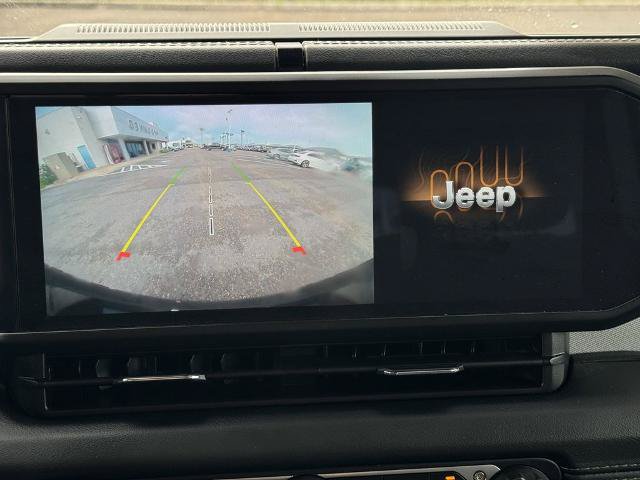 Used 2024 Jeep Wrangler Unlimited Sahara AWD/4WD image 26