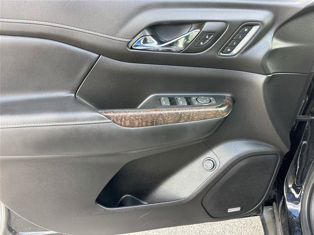 Used 2023 GMC Acadia Denali w/ Black Diamond Edition FWD image 19