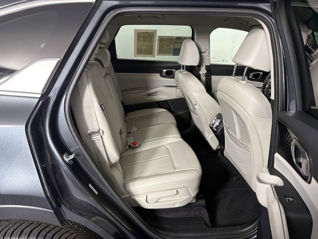 Used 2025 Kia Sorento S AWD/4WD image 33