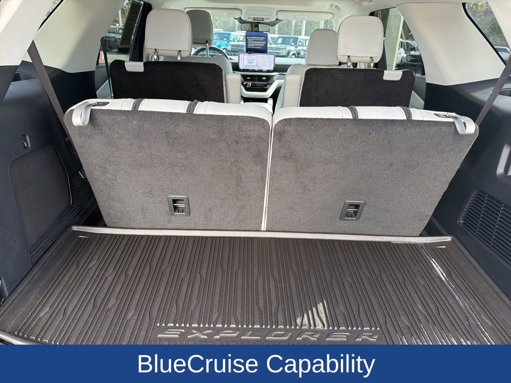 Certified 2025 Ford Explorer Platinum w/ Ultimate Package image 11