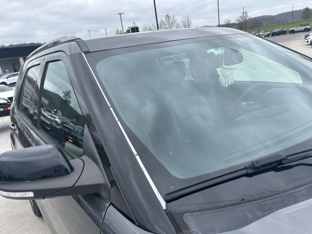 Certified 2018 Ford Explorer XLT w/ Equipment Group 202A image 10