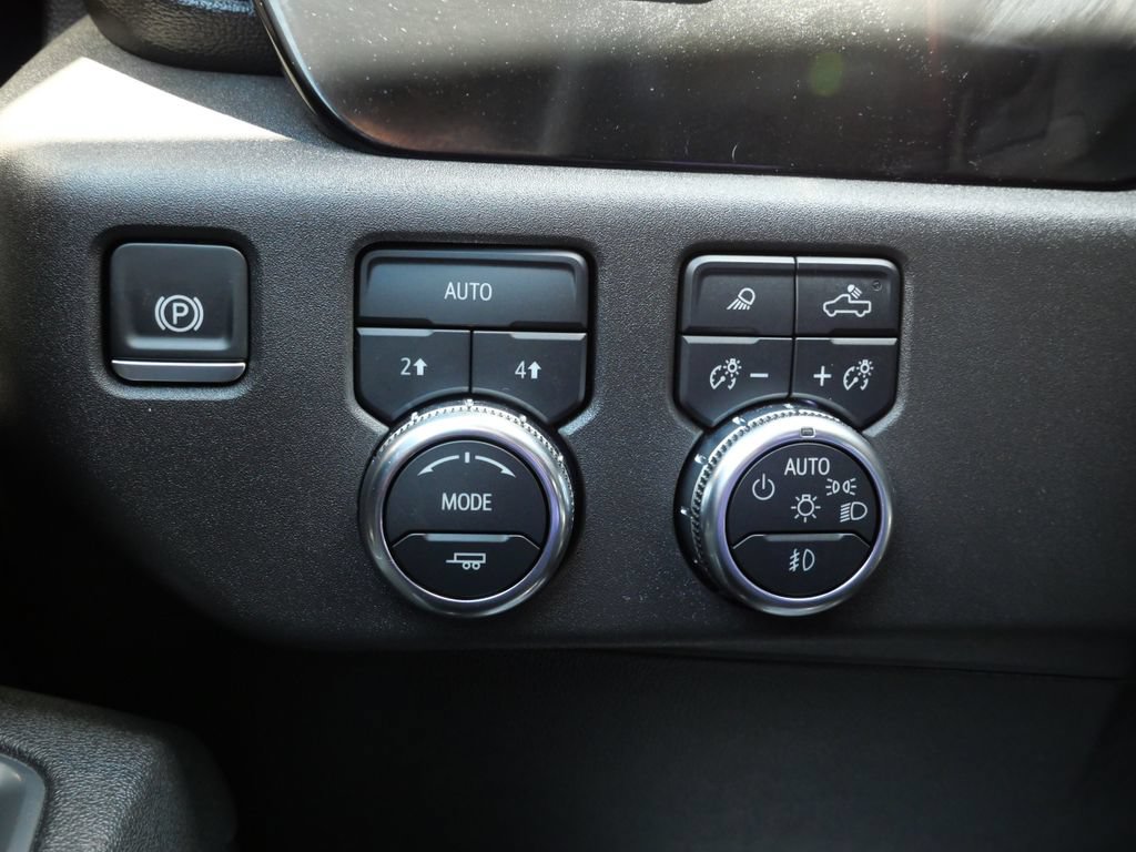 Used 2025 GMC Sierra 1500 SLT AWD/4WD image 47