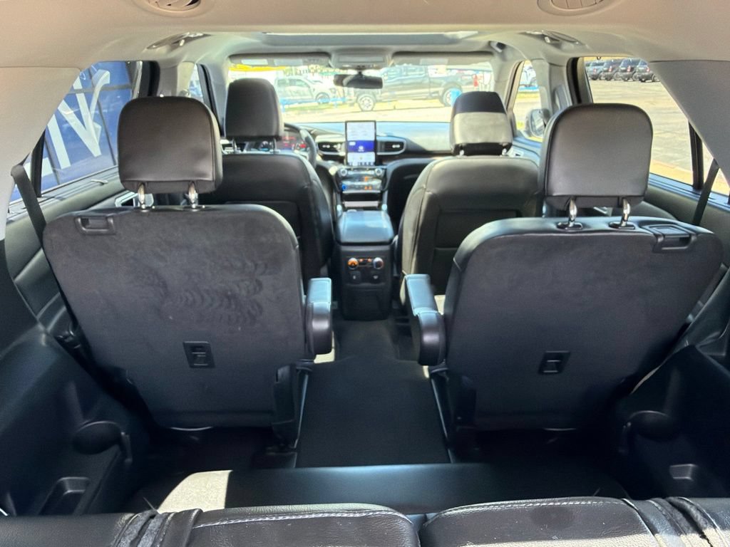 Certified 2022 Ford Explorer Limited w/ Limited Technology Package RWD image 17