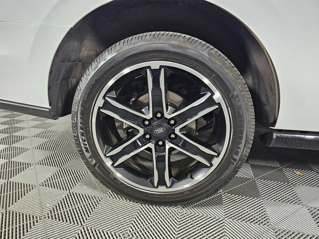 Certified 2019 Ford Expedition Limited w/ Equipment Group 303A AWD/4WD image 9