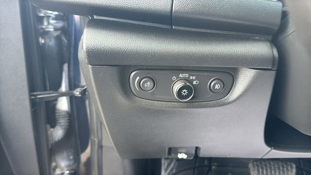 Used 2018 Buick Regal Essence FWD image 18