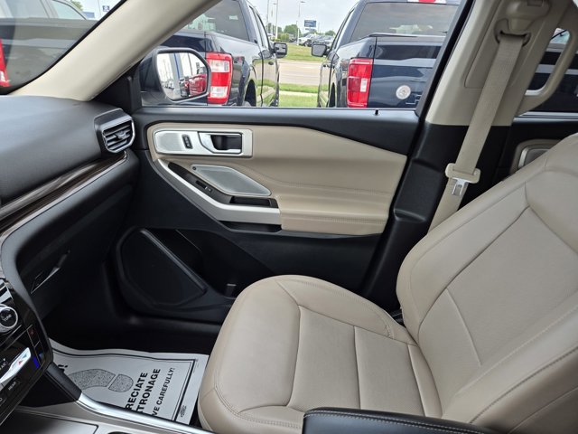 Certified 2023 Ford Explorer Limited w/ Limited Technology Package AWD/4WD image 16