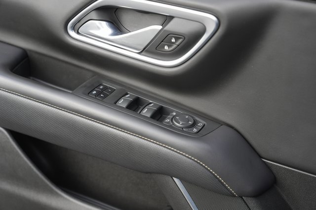 Used 2021 GMC Yukon SLT w/ SLT Luxury Plus Package image 29