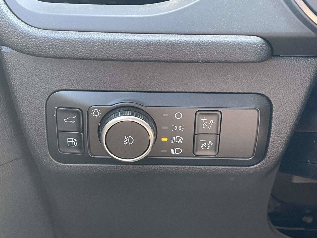 Certified 2025 Ford Escape SE FWD image 27