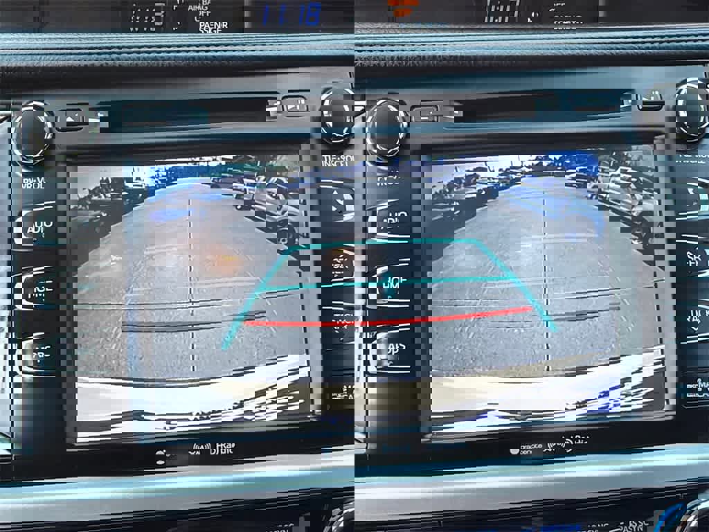 Used 2019 Toyota Highlander XLE w/ Carpet Mat Package (TMS) image 30