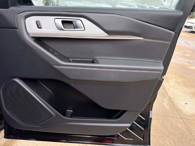 Certified 2025 Ford Explorer Active w/ Active Comfort Package RWD image 14