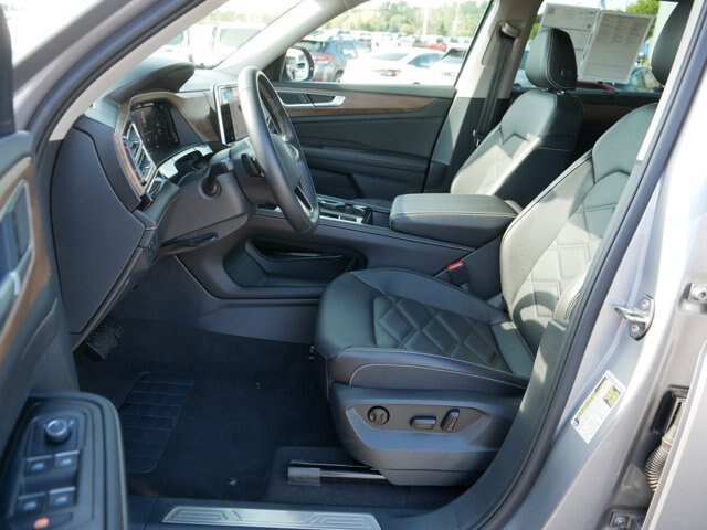 Used 2026 Volkswagen Atlas SE AWD/4WD image 12