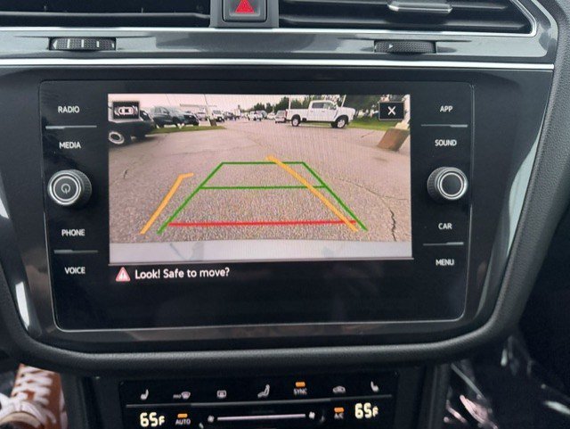 Used 2022 Volkswagen Tiguan SE AWD/4WD image 19