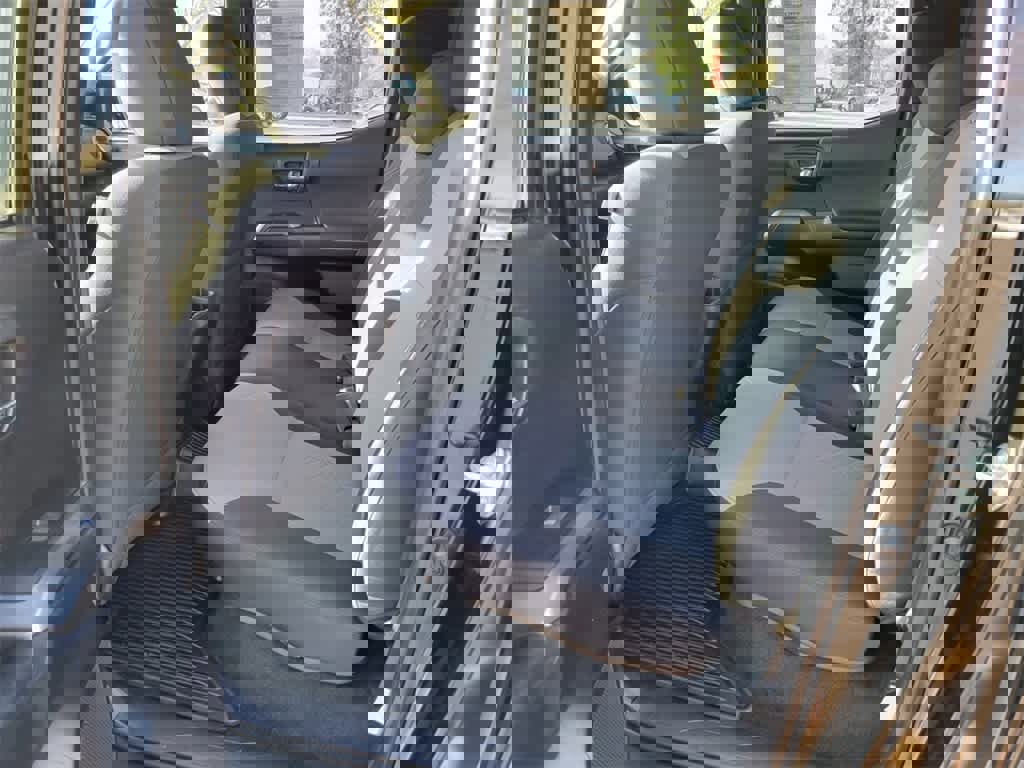 Used 2020 Toyota Tacoma TRD Sport image 11