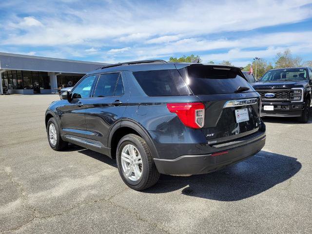 Certified 2022 Ford Explorer XLT image 3
