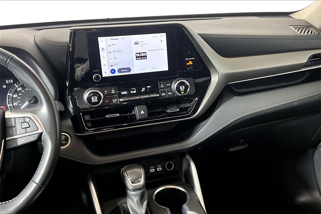 Used 2024 Toyota Highlander LE image 5