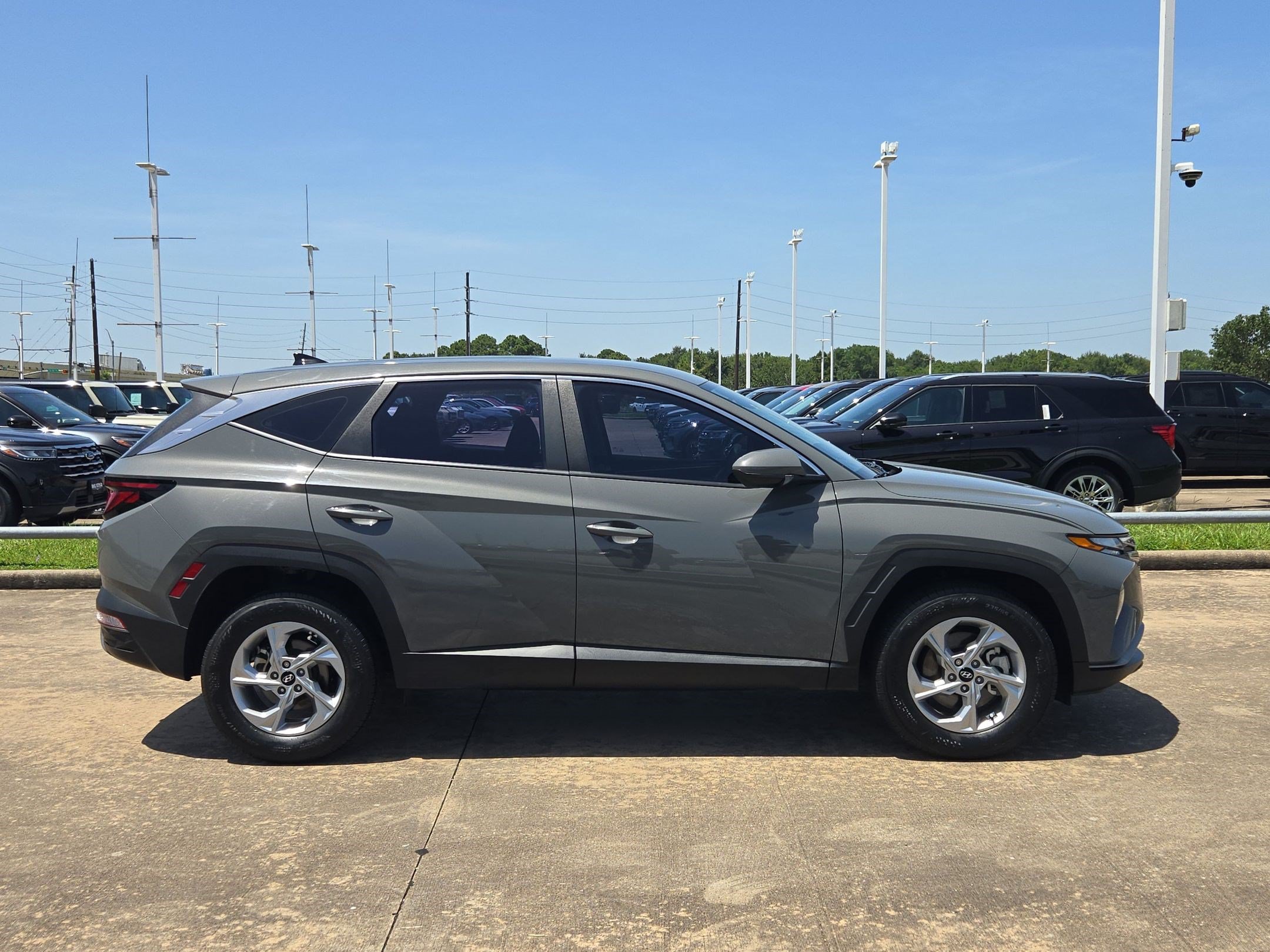 Used 2024 Hyundai Tucson SE AWD/4WD image 2