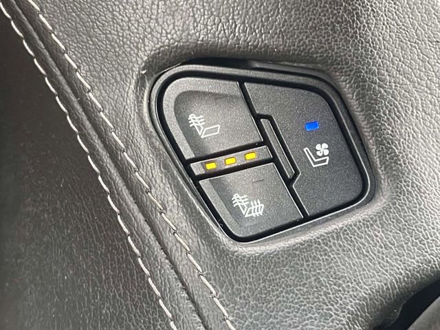 Used 2019 GMC Yukon XL Denali w/ Denali Ultimate Package AWD/4WD image 31