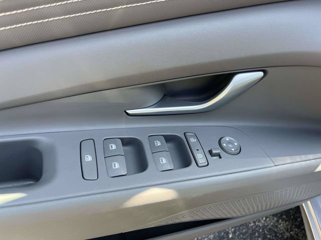 Used 2023 Hyundai Elantra SEL w/ Convenience Package FWD image 17