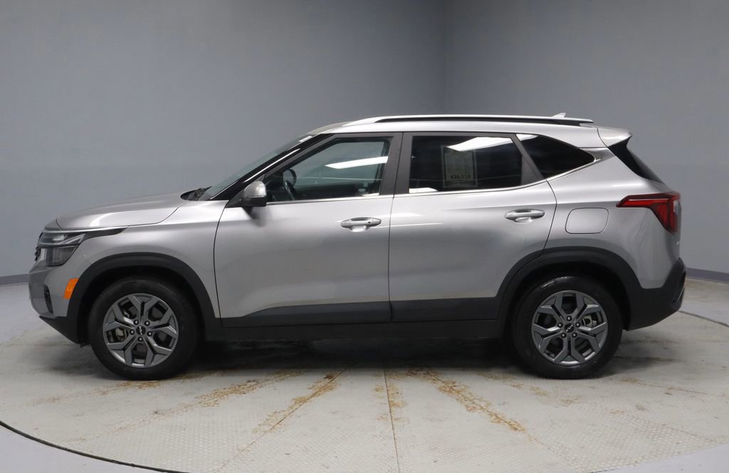 Used 2024 Kia Seltos S image 2