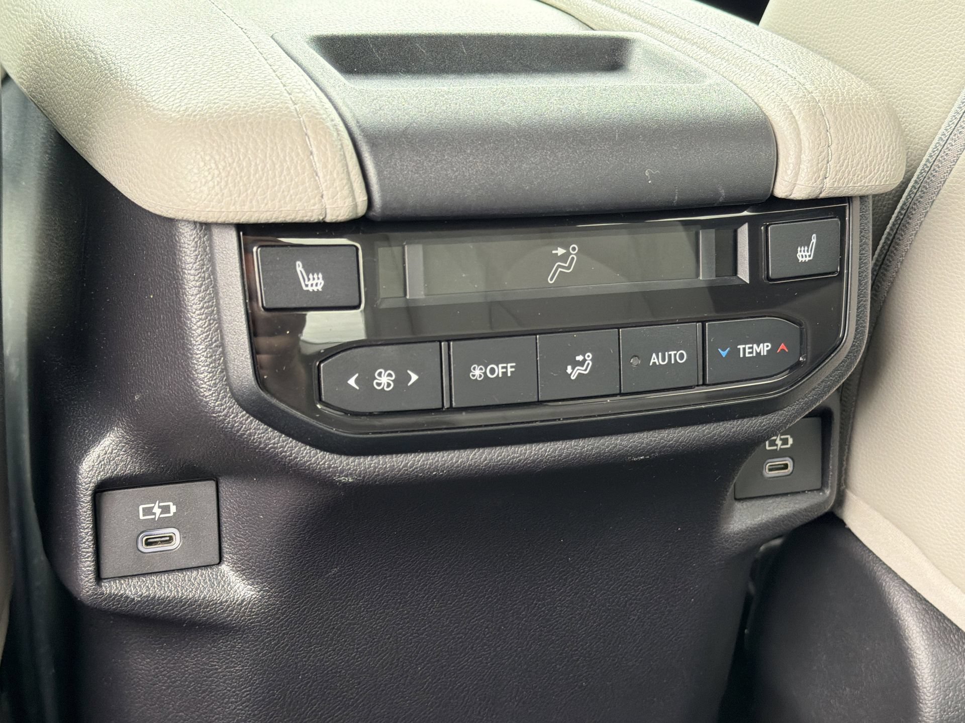 Used 2024 Toyota Grand Highlander AWD Hybrid image 20