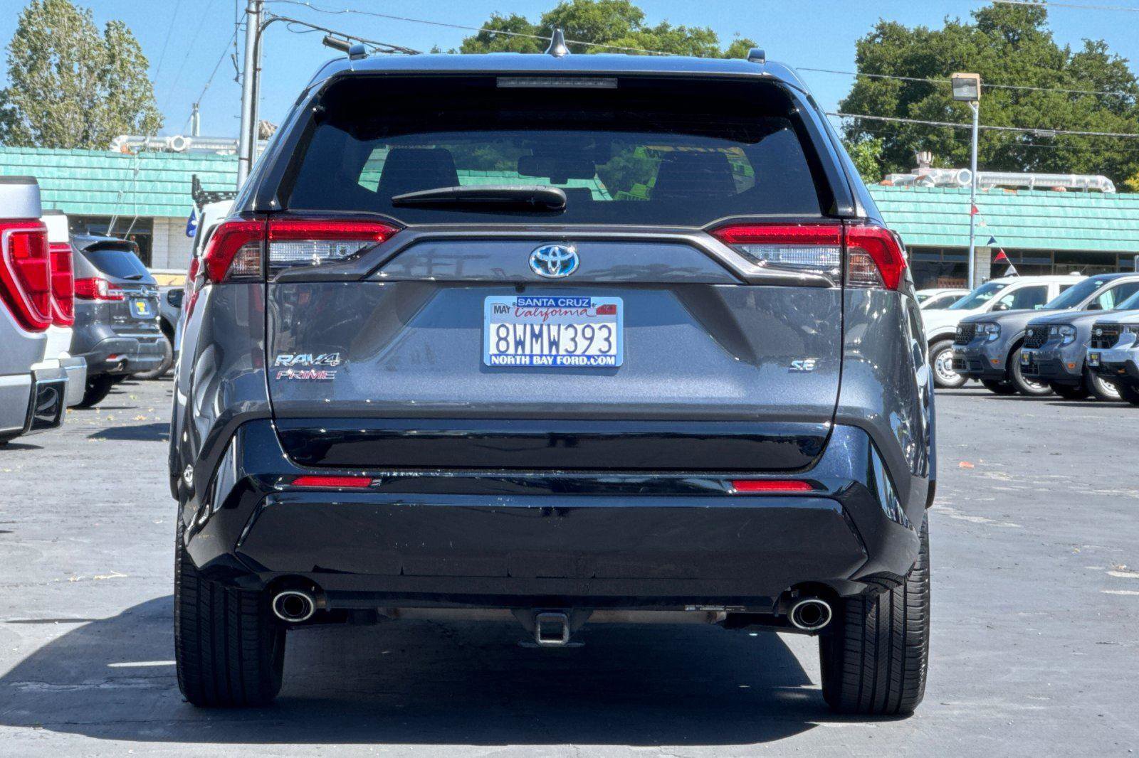 Used 2021 Toyota RAV4 SE w/ Weather & Moonroof Package AWD/4WD image 4