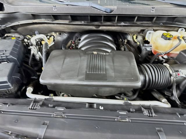 Used 2023 Chevrolet Suburban Z71 w/ Luxury Package image 37