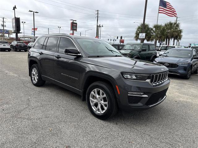Used 2022 Jeep Grand Cherokee Limited w/ MOPAR Finishing Package AWD/4WD image 16
