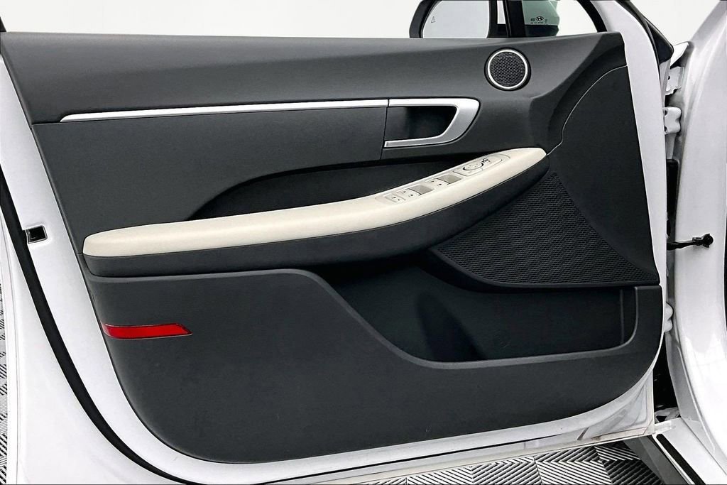 Used 2025 Hyundai Sonata SE image 23