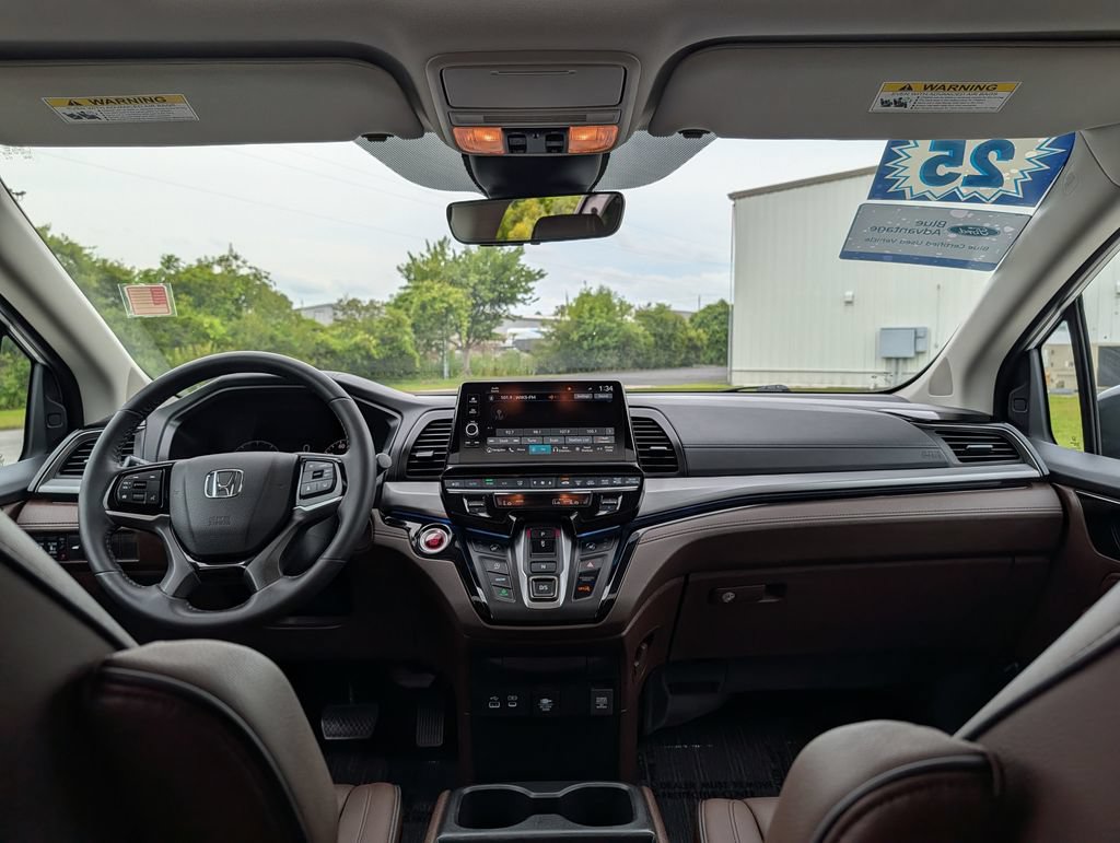 Used 2025 Honda Odyssey Touring image 6