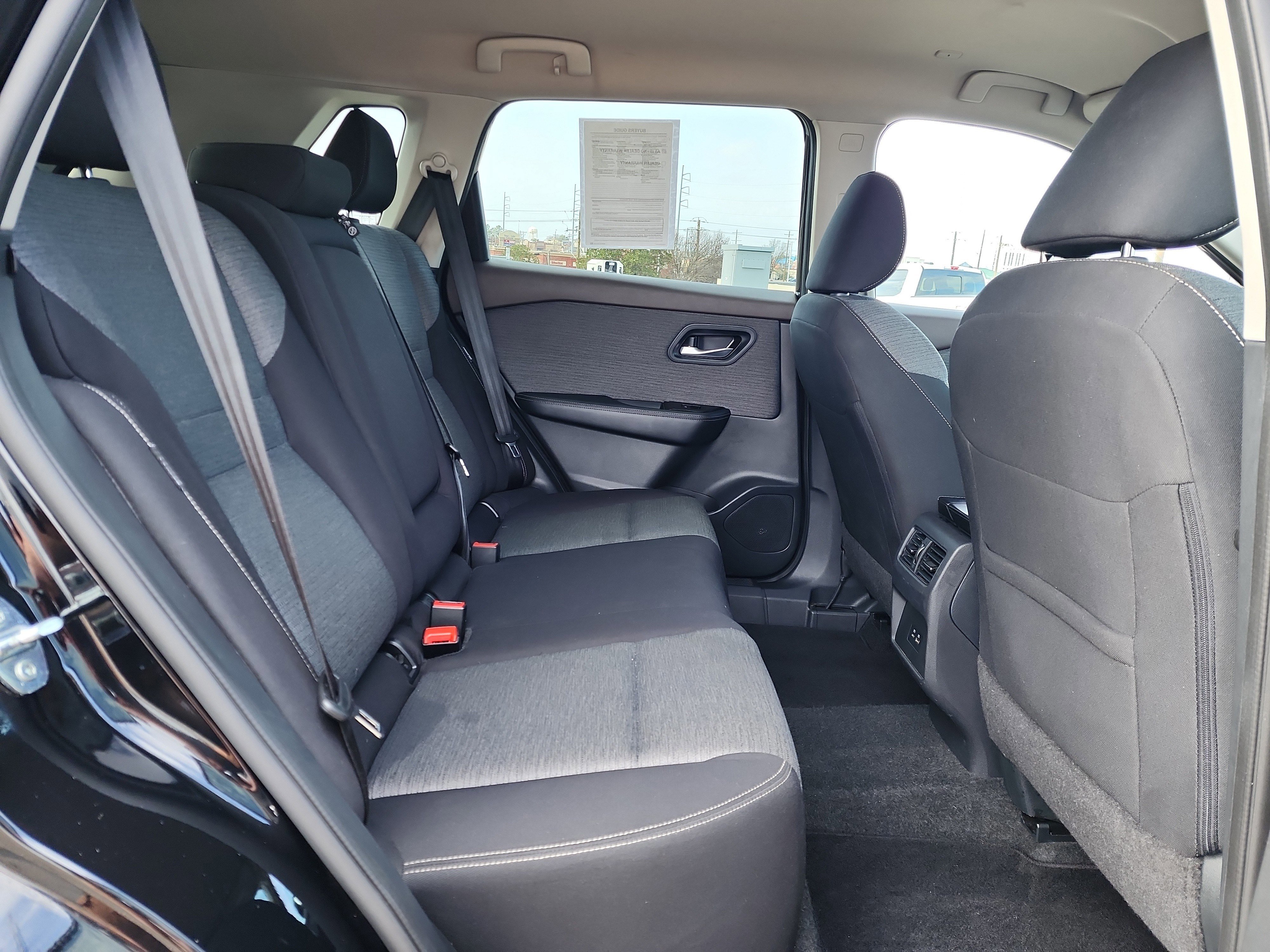 Used 2023 Nissan Rogue SV image 14