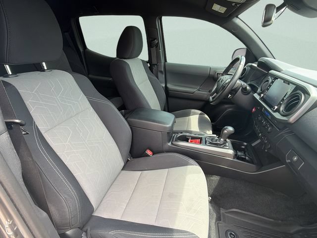 Used 2021 Toyota Tacoma TRD Sport w/ Technology Package RWD image 11