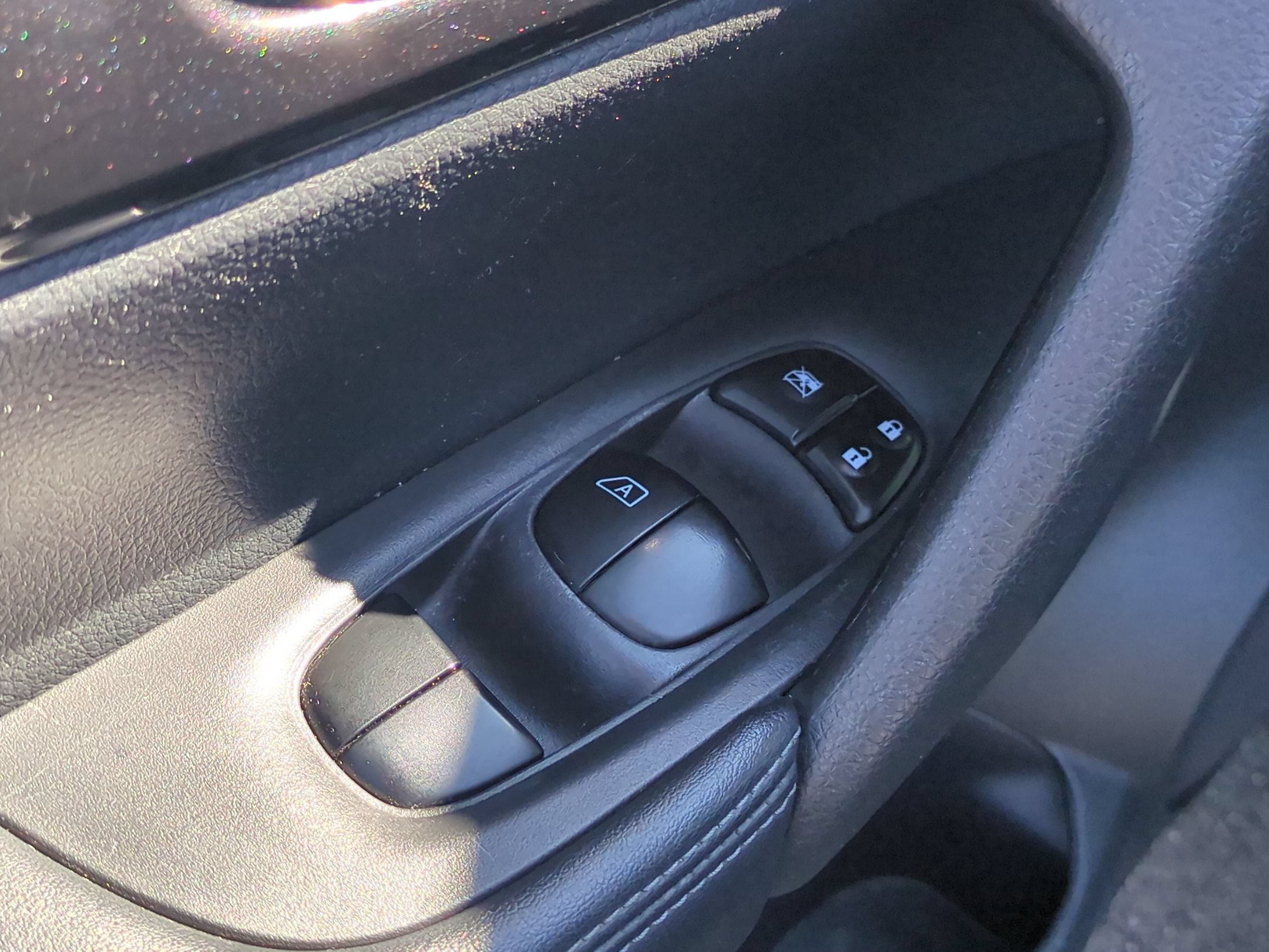 Used 2019 Nissan Rogue S AWD/4WD image 12