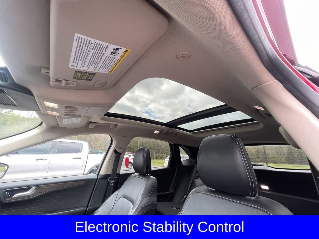 Certified 2020 Ford Escape Titanium AWD/4WD image 8