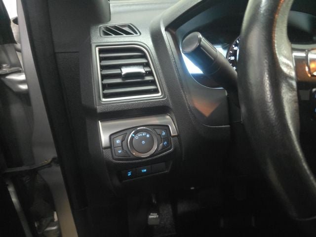 Certified 2018 Ford Explorer XLT w/ Equipment Group 202A FWD image 19